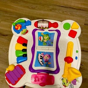 Kids play table